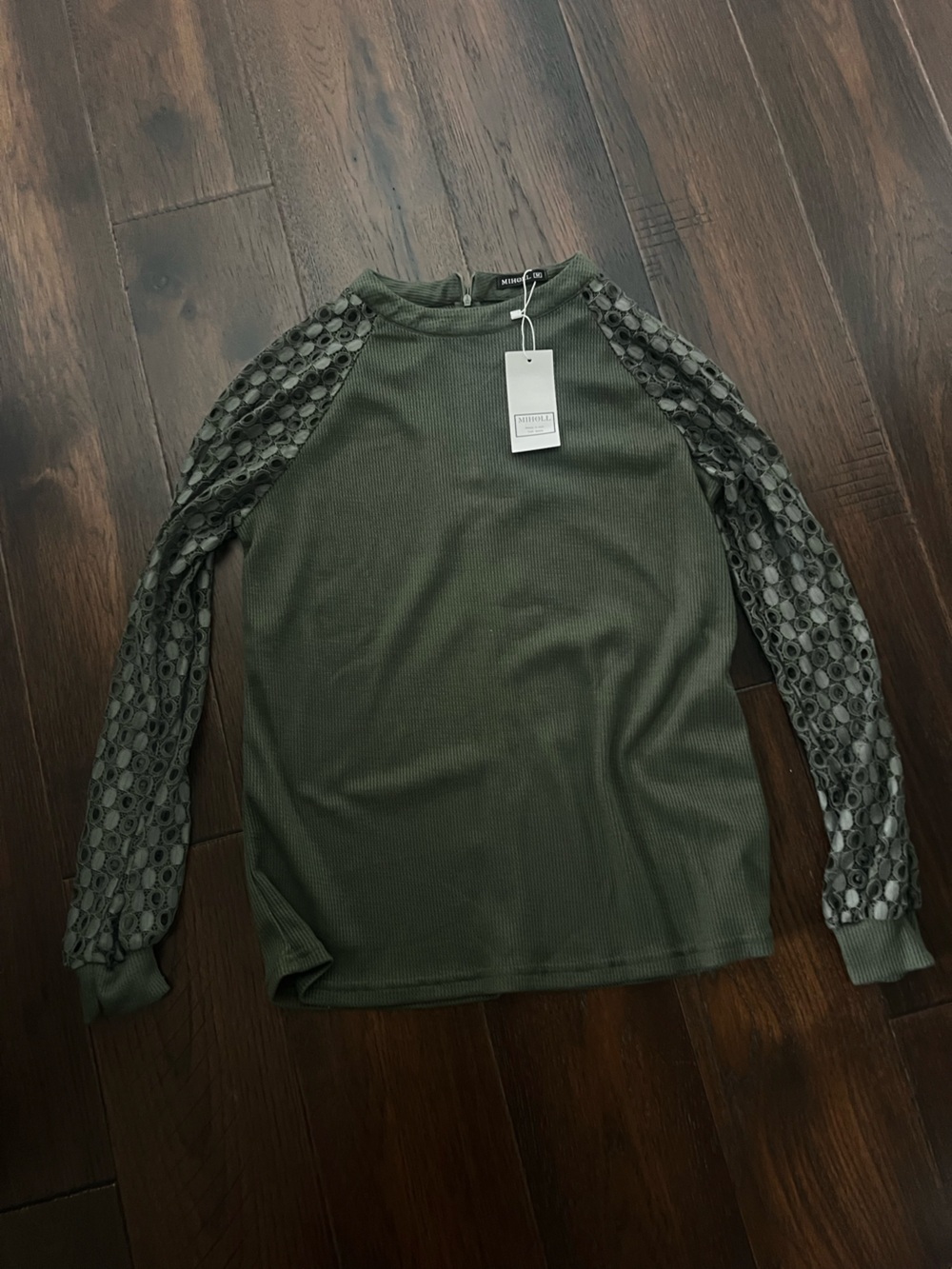 Sleeve detail olive top